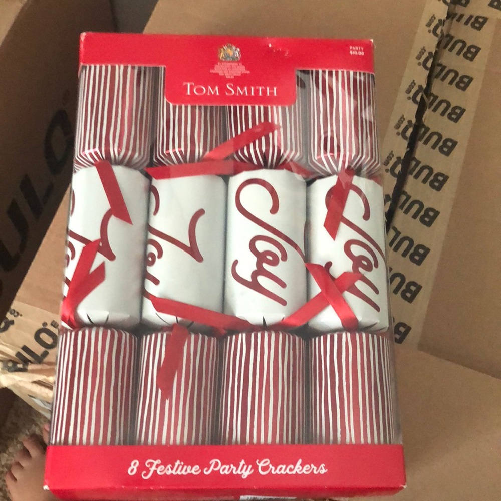 Party poppers